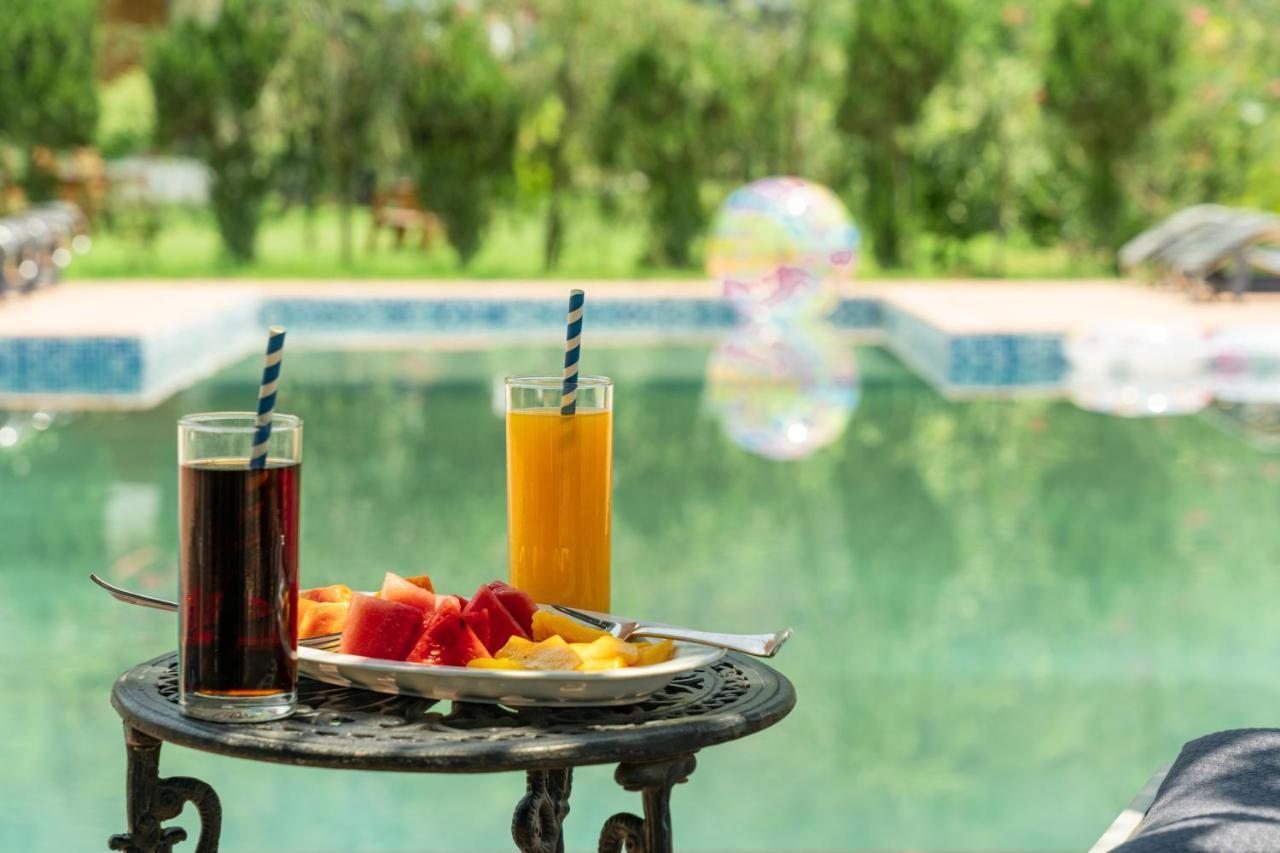 Neer Ganga Resorts Risikés Kültér fotó