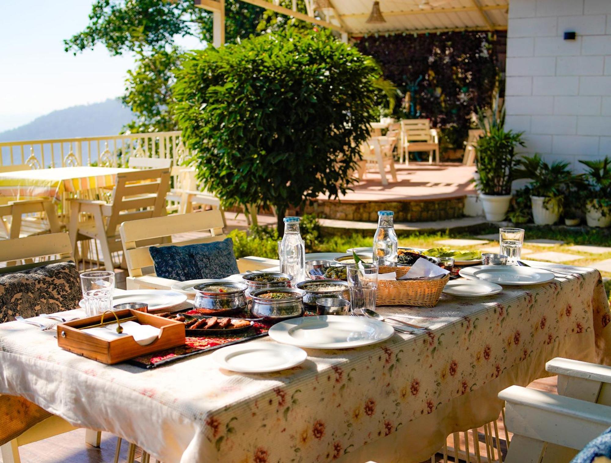Neer Ganga Resorts Risikés Kültér fotó
