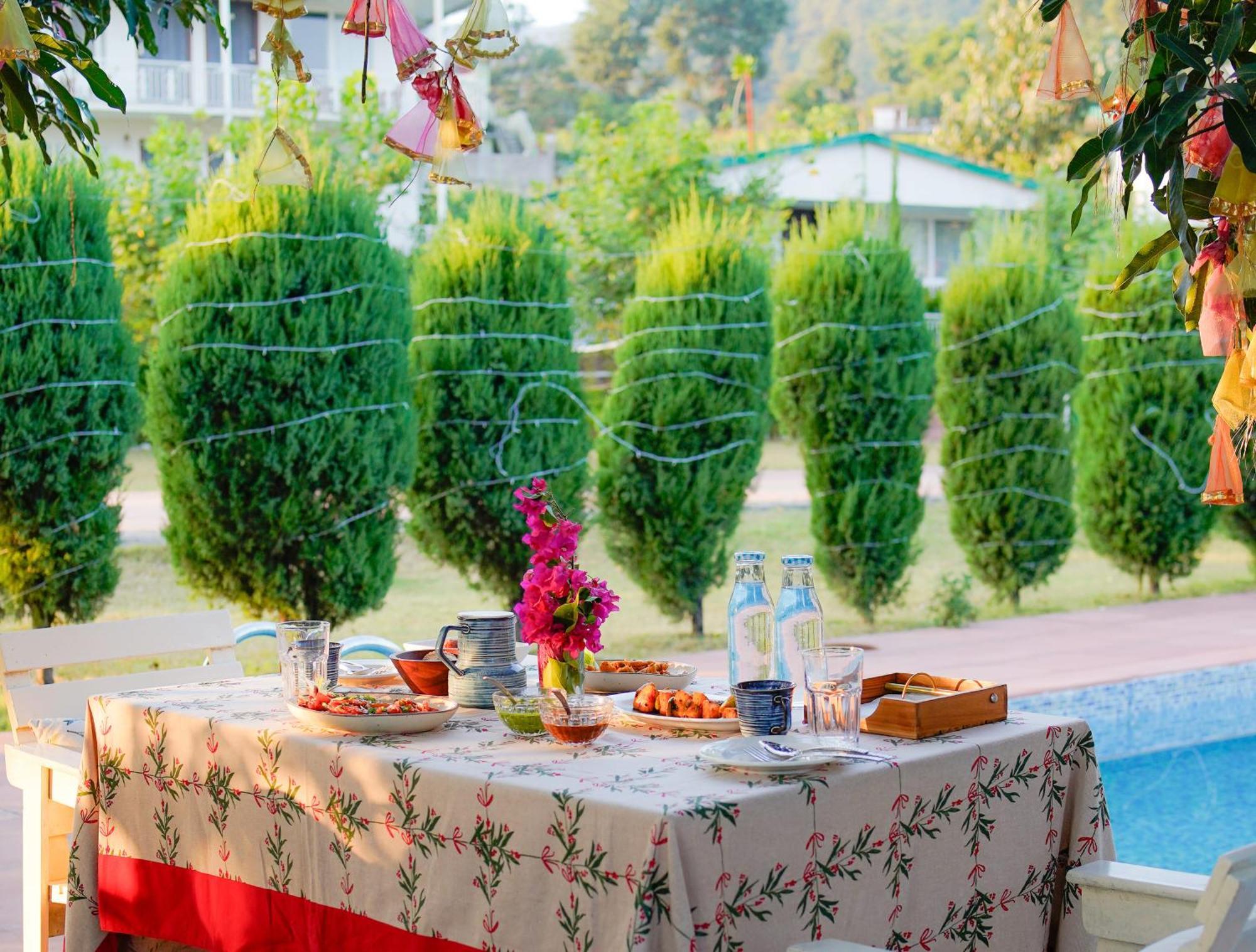 Neer Ganga Resorts Risikés Kültér fotó